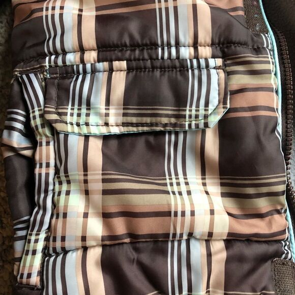 Nice winter jacket by Carter’s in size large - Picture 3 of 5